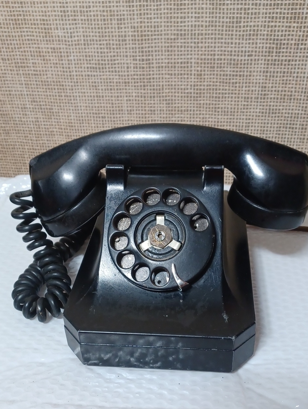 Classic Black Rotary Desk Phone – Reliable Home Phone Handset
